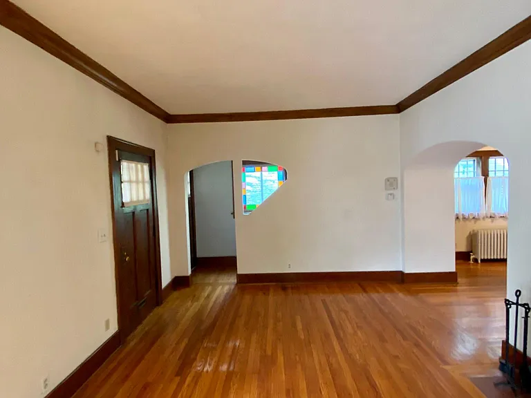 837 Forest Ave — Photo 4