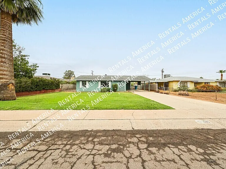 1723 W Indianola Ave — Photo 3