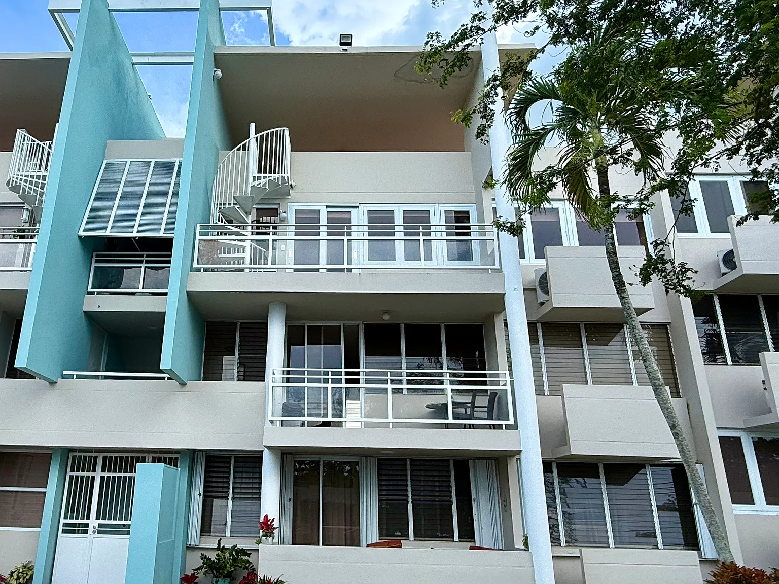 3 bed, 1525 sqft, $2,000 — Photo 1