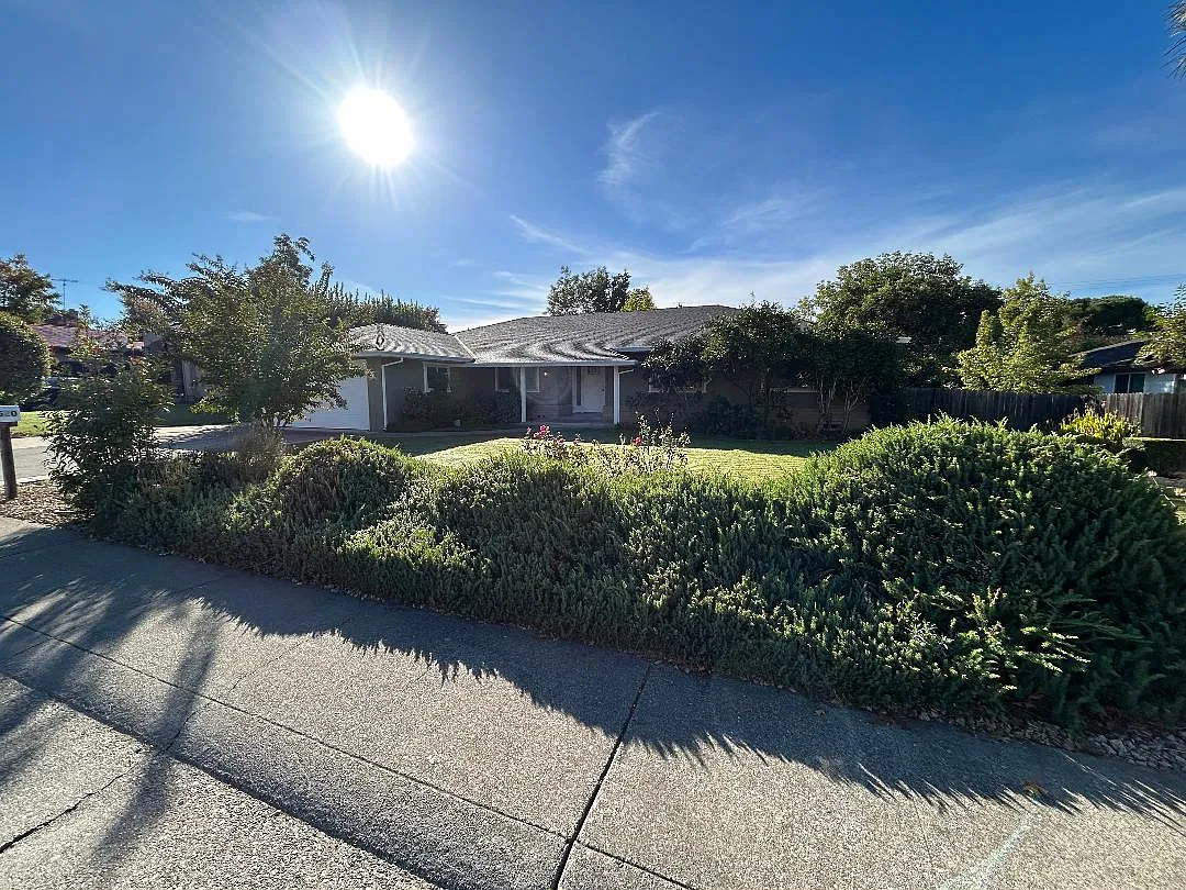 3 bed, 2073 sqft, $3,250 — Photo 1