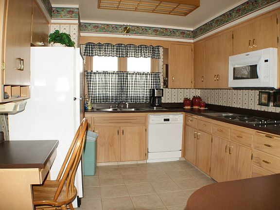 5th image of 2419 Sheridan St
