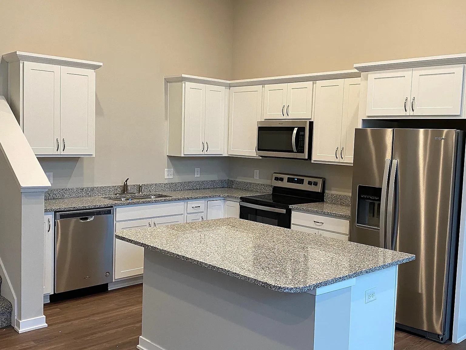 918 Northeast Traverse Drive - 0 — Photo 2