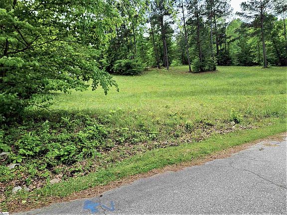 3rd image of 121 Mountain Shore Dr