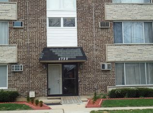 5720 108th St APT 2B, Chicago Ridge, IL 60415