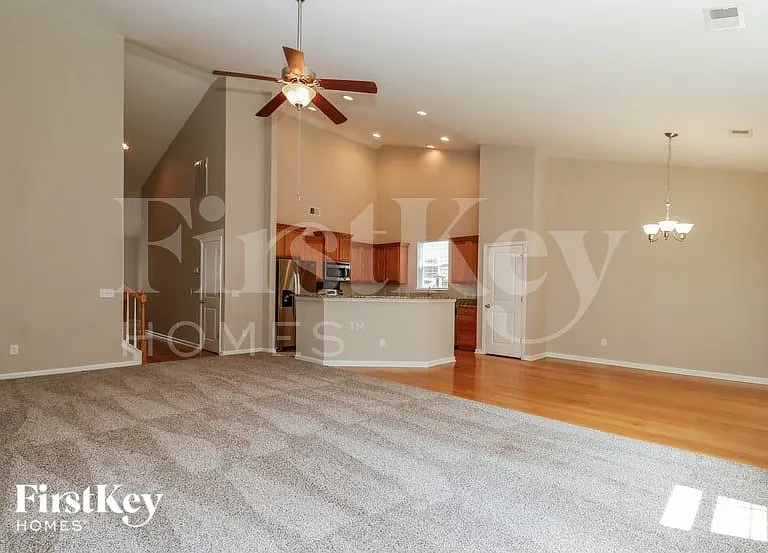 115 Marinella Dr — Photo 3
