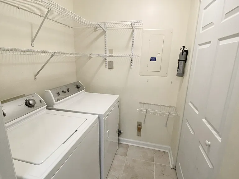 635 Granville Ct — Photo 23
