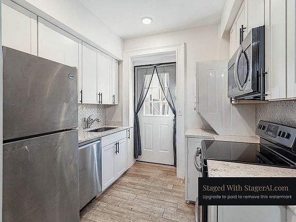 4th image of 640 Park Ave Suite 1