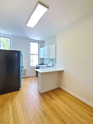 Rented by Compass | media 9