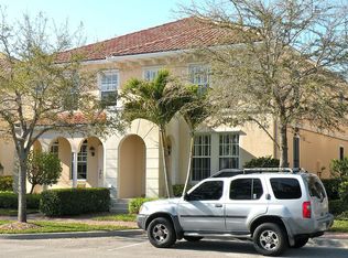 6052 Towncenter Cir, Naples, FL 34119