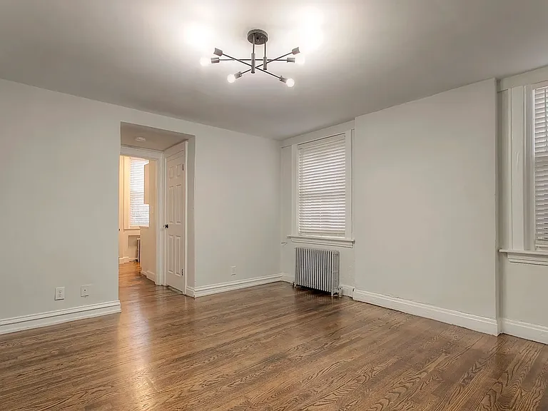 3178 Madison Rd #4 — Photo 2