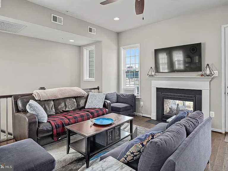 1310 Jackson St #1 — Photo 28