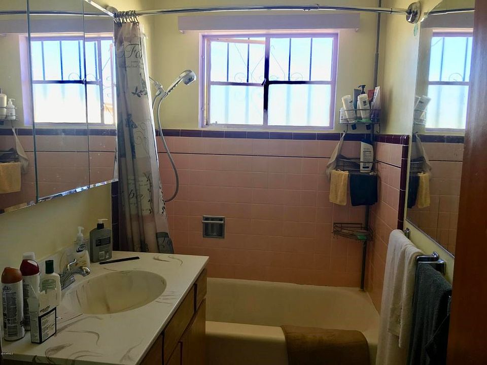 Love the pink tile