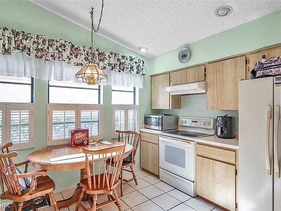 4th image of 5520 Greyston St