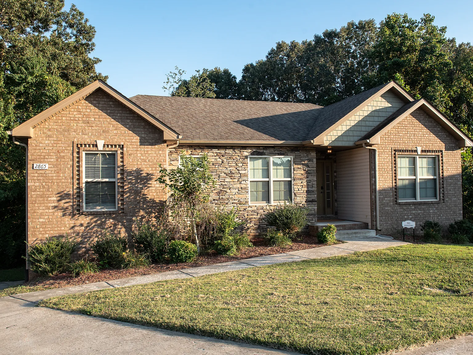 4 bed, 2580 sqft, $2,850 — Photo 1