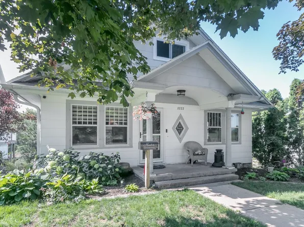 1222 W Pleasant St, Portage, WI 53901