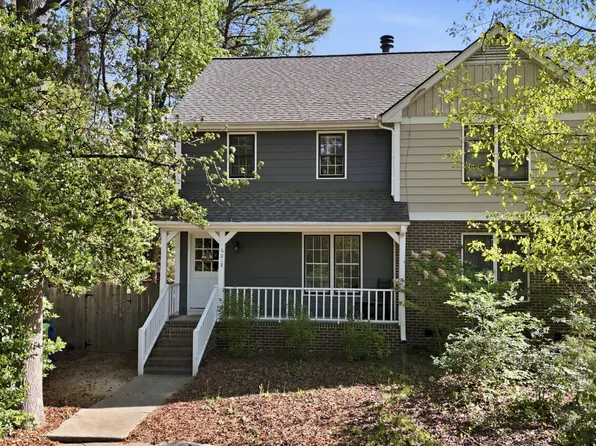 6018 Applewood Ln, Raleigh, NC 27609