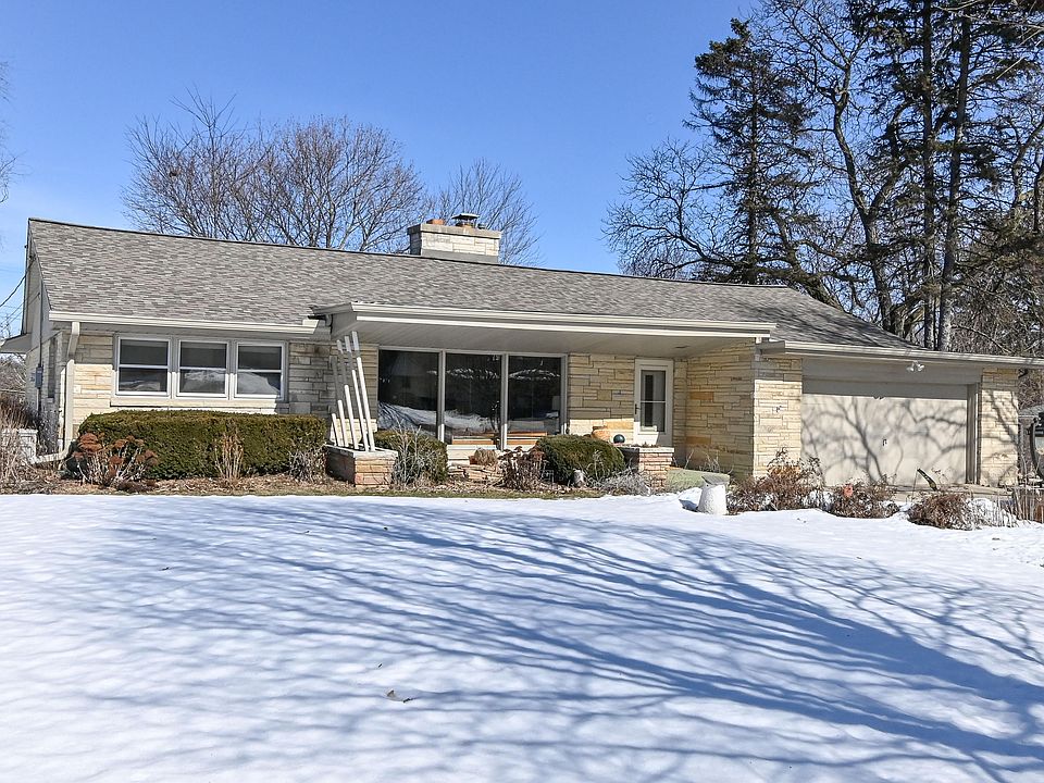1st image of 3126 N Knoll Ter