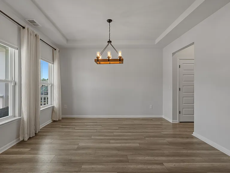 135 Empyrean Cir — Photo 6