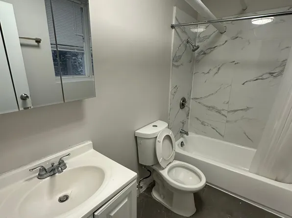 7328 Kennedy Boulevard image 7 of 7