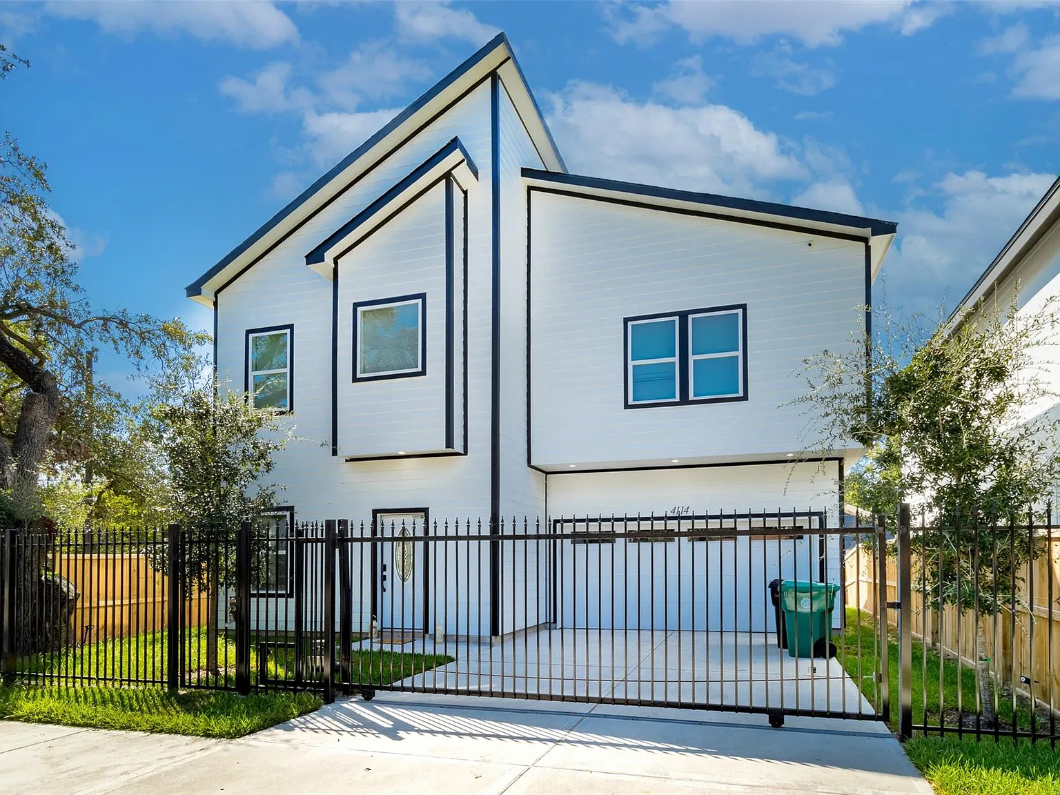 3 bed, 2.5 bath, 1529 sqft, $2,300 — Photo 4