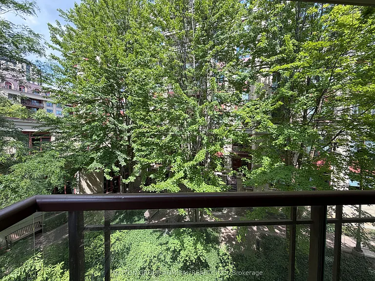 15 Rean Dr #302 — Photo 13
