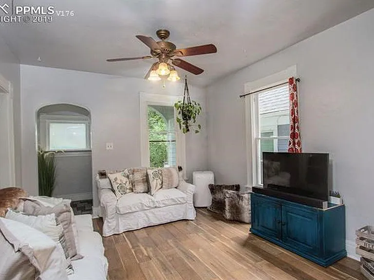 716 N Walnut St — Photo 5