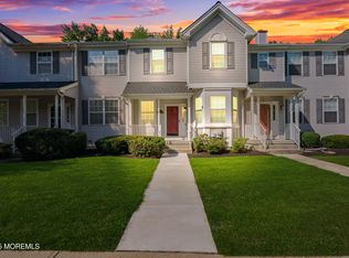 15 Faxon Dr, Robbinsville, NJ 08691
