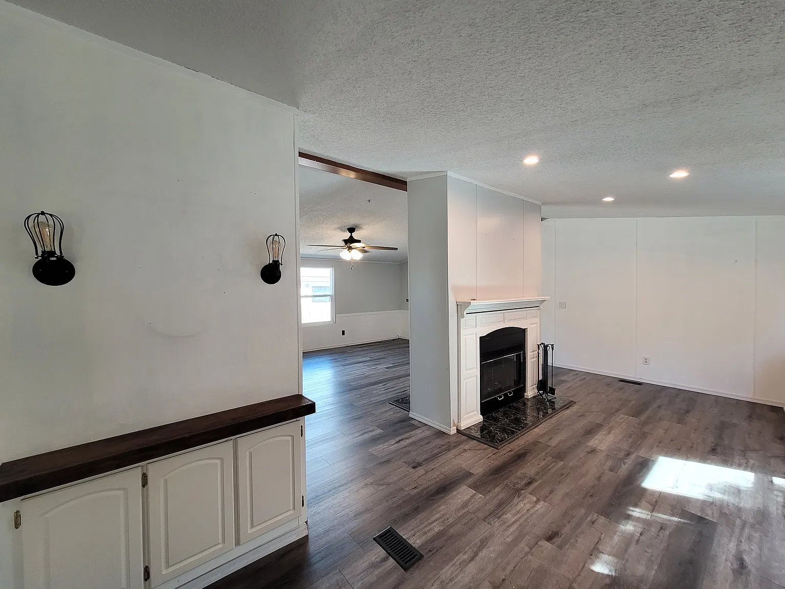4 bed, 2128 sqft, $1,700 — Photo 2