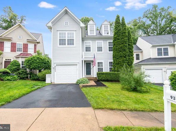 9335 Hedgeford St, Manassas Park, VA 20111