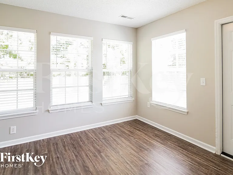 335 Seneca River Dr — Photo 12