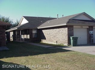 136 Barrett Pl, Edmond, OK 73003