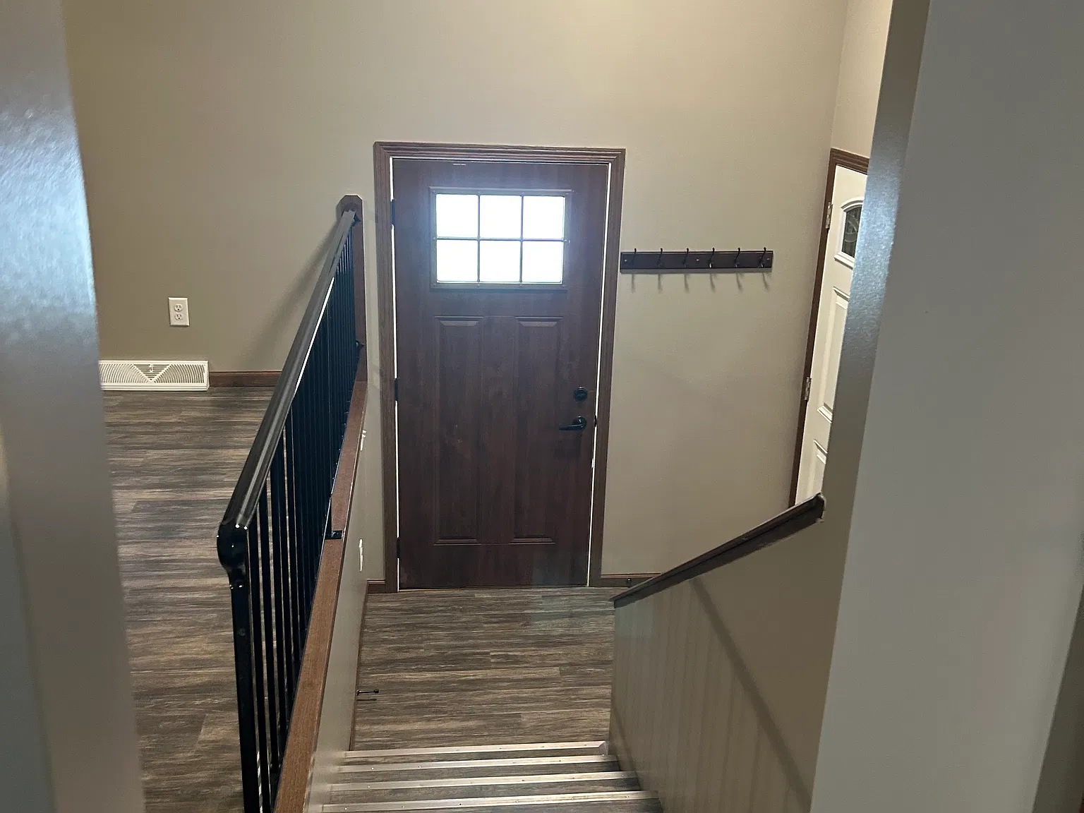 3 bed, 1600 sqft, $2,000 — Photo 2