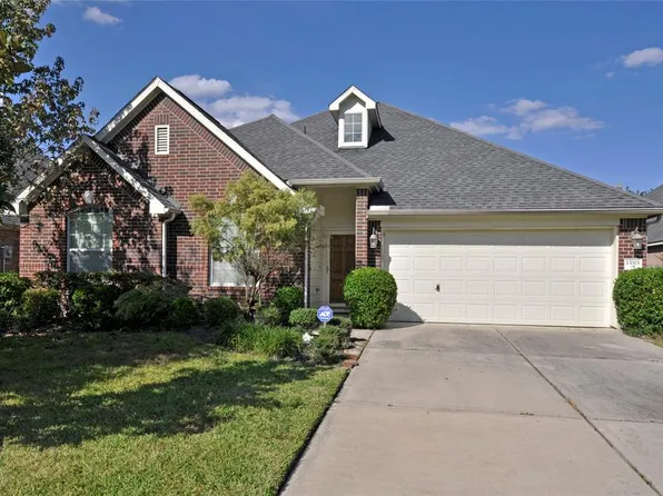13315 Lake Passage Ln, Houston, TX 77044
