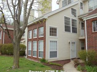 43 Carriage Crossing Ln, Middletown, CT 06457