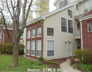 43 Carriage Crossing Ln, Middletown, CT, 06457