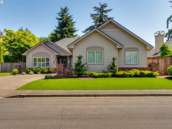 1491 Martingale St, Eugene, OR 97401