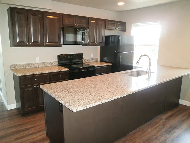 Elm Terrace Apartments — Photo 18