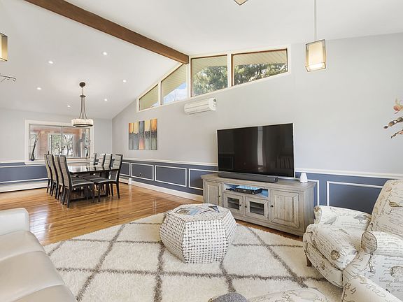 5th image of 7 Dorchester Dr