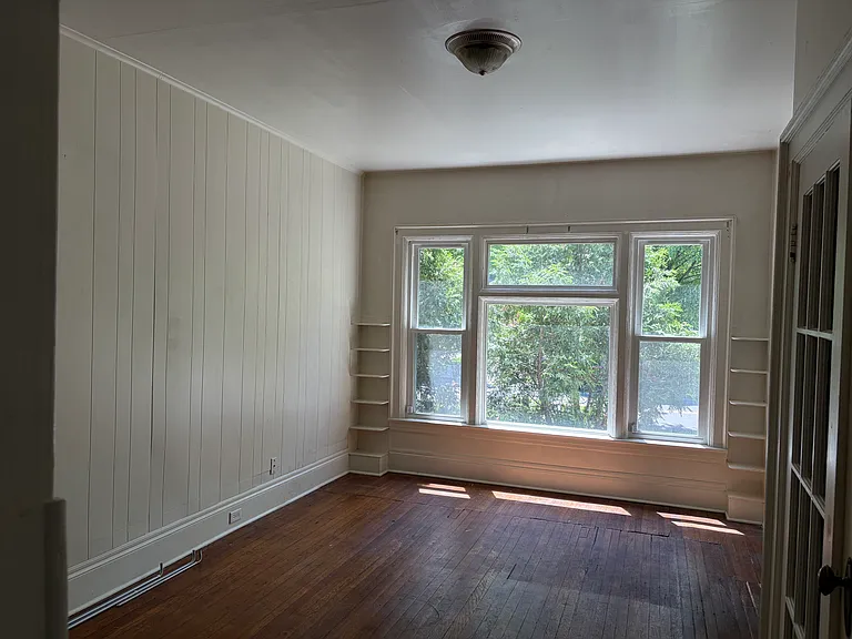 462 W Delavan Ave — Photo 6