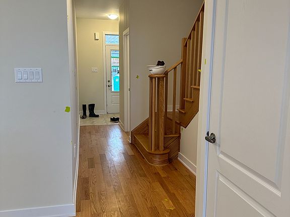 5th image of 42 Rowlock St