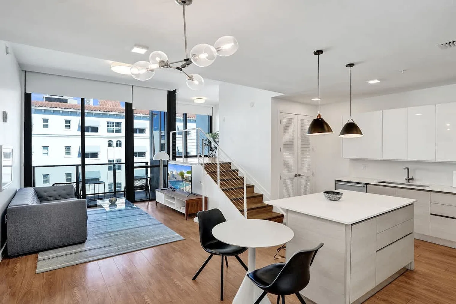 1 bed, 1.0 bath, $5,186 — Photo 4