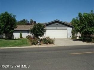 328 SW Crescent Ave, Sunnyside, WA 98944