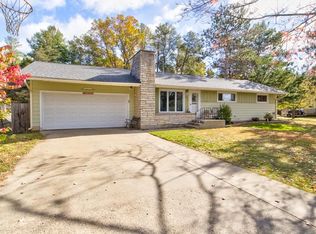 2534 Na Wa Ka Dr, Marinette, WI 54143