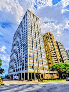6171 N Sheridan Rd APT 402, Chicago, IL, 60660