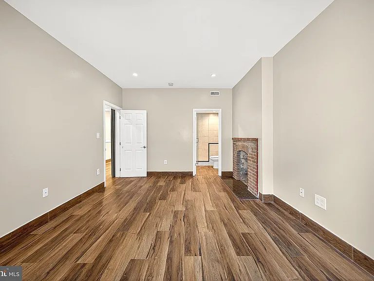 817 6th St NW #B — Photo 13