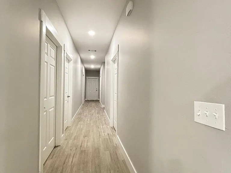 2136 1/2 W Park Pl #B — Photo 31
