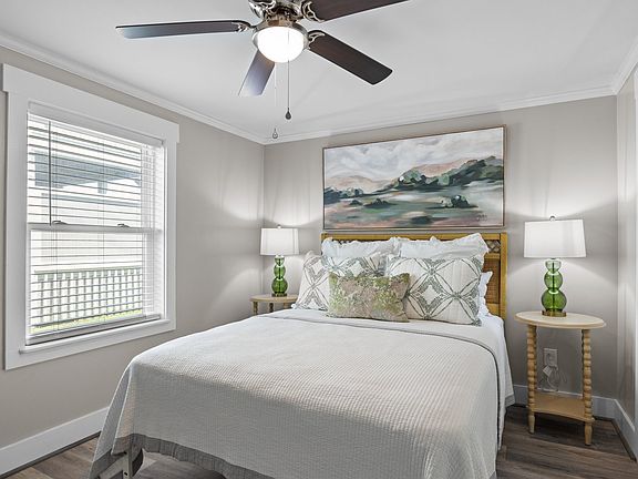 2nd image of 119 W Bogue Blvd #17777574