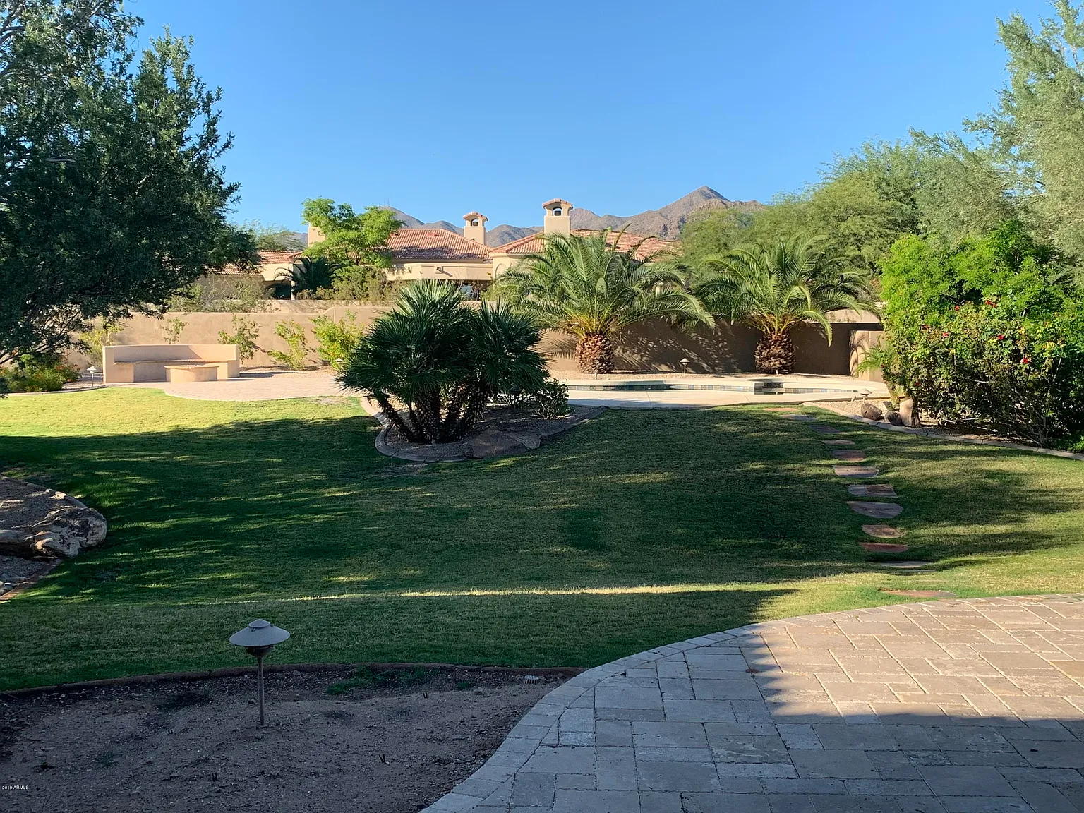 5 bed, 5.5 bath, 5257 sqft, $9,500 — Photo 2