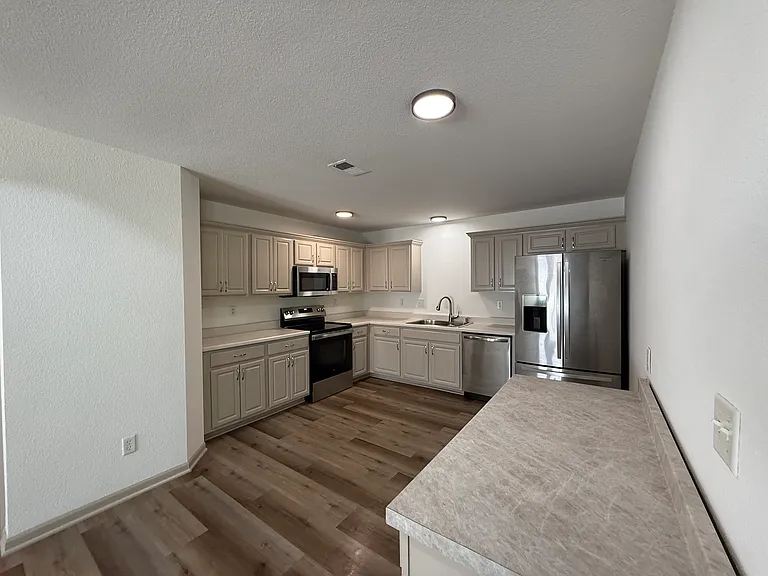 505 Jackson St — Photo 4