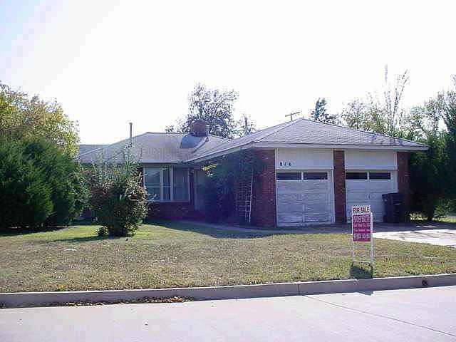 1st image of 816 NE 25th St